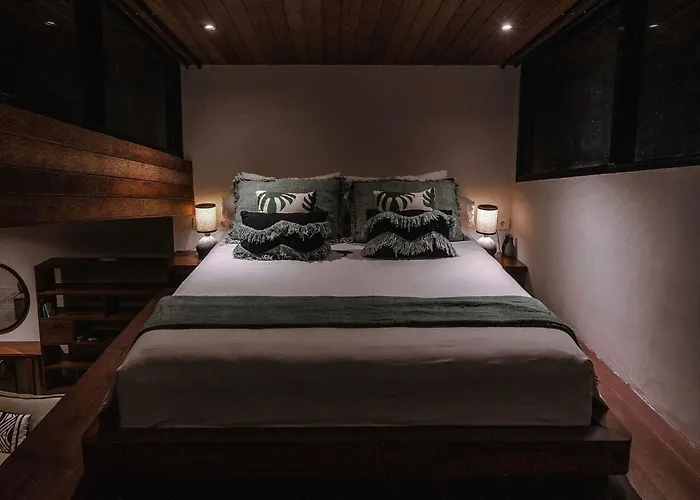 Ferienhaus Zen River House, Secluded Tranquil Retreat In Nature Ubud